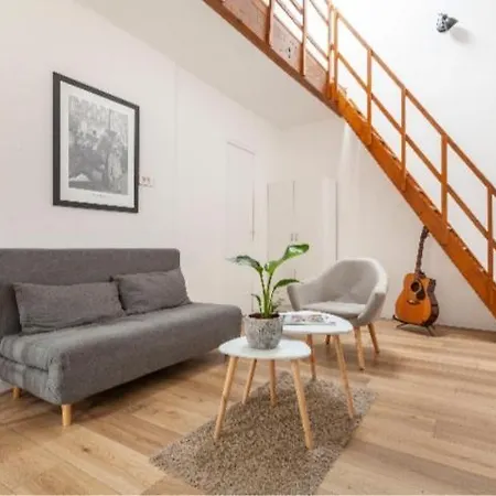 Le 7 Apartment *